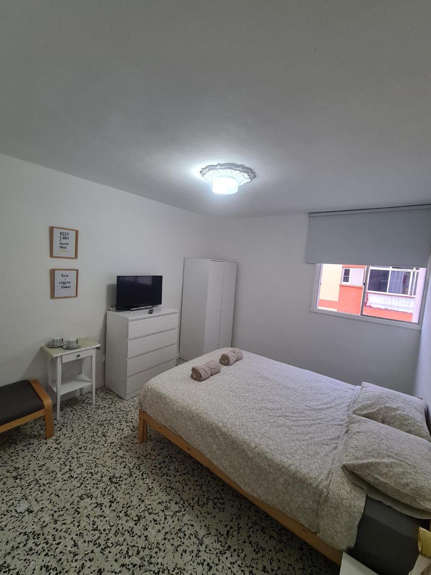 Eeb Private Room Habitacion Privada En Piso Compartido La Laguna  Dış mekan fotoğraf