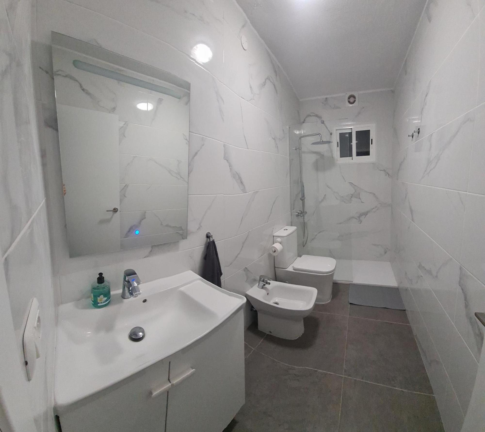Eeb Private Room Habitacion Privada En Piso Compartido La Laguna  Dış mekan fotoğraf
